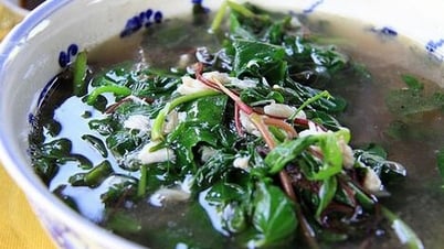 បន្លែ​ព្រៃ​ដុះ​បាន​ងាយ​ស្រួល​ដូច​ស្មៅ មាន​រសជាតិ​ឆ្ងាញ់ ហើយ​ត្រជាក់​ស្រួល​ញ៉ាំ ពេល​ហាល​វា​ក្លាយ​ជា​ថ្នាំ​ដ៏​មាន​តម្លៃ។