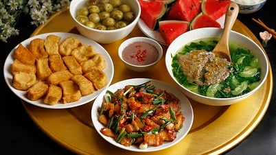 Sau ăn nên nằm, ngồi hay đi lại?