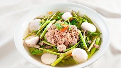 ទឹក spinach និងស៊ុប taro - ម្ហូបស្រស់ស្រាយជាមួយនឹងអត្ថប្រយោជន៍ជាច្រើននៅថ្ងៃក្តៅ