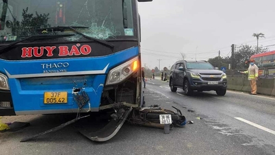 Ô tô khách va chạm xe máy, 2 người tử vong ở Hà Tĩnh