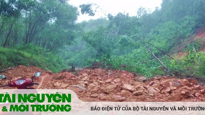 Mưa lớn kéo dài, một số tuyến đường giao thông bị chia cắt, sạt lở