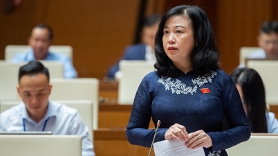 Bệnh nhân đóng bảo hiểm khi khám bệnh phải mua thuốc bên ngoài