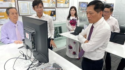 More partners grant microchip software licenses to Ho Chi Minh City