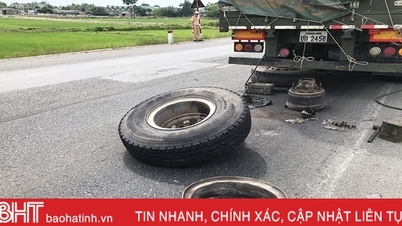 រថយន្ត​២​គ្រឿង​បាន​ជួប​ឧប្បត្តិហេតុ​មួយ​ដោយ​ត្រាក់ទ័រ​សណ្តោង​រ៉ឺម៉ក​បាន​ដាច់​កង់​រថយន្ត​ពេល​កំពុង​បើកបរ​លើ​ផ្លូវជាតិ​ក្នុង​ខេត្ត​ហា​ទិ​ញ ។