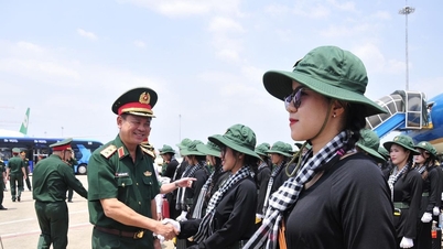 Đoàn Nữ du kích miền Nam xuất quân dự Lễ kỷ niệm 70 năm Chiến thắng Điện Biên Phủ