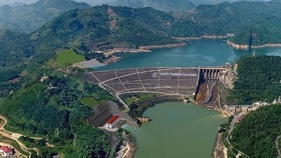 Đóng hết cửa xả đáy của hồ thủy điện Hòa Bình