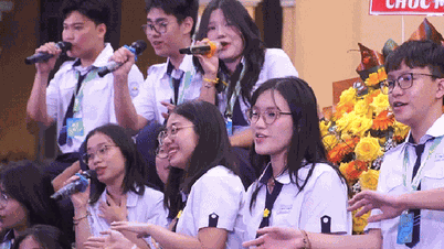 Lễ tri ân đẫm nước mắt với nhiều lời xin lỗi, cảm ơn
