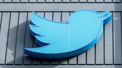 Twitter lost 2/3 of its value after being acquired by Elon Musk