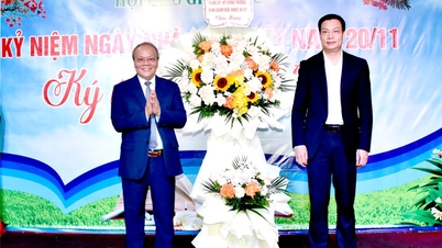 សមាគមអតីតគ្រូបង្រៀននៃបណ្ឌិត្យសភាបានរៀបចំពិធីរំលឹកខួបលើកទី 42 នៃទិវាគ្រូបង្រៀនវៀតណាម ថ្ងៃទី 20 ខែវិច្ឆិកា: "ការចងចាំរបស់គ្រូបង្រៀន"