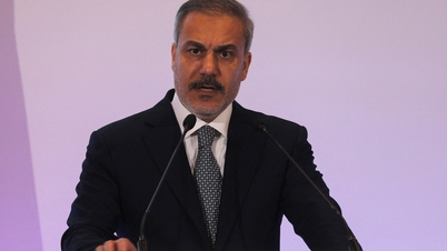Türkiye sends tough message to new Syrian regime and US
