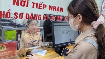 Vì sao Bộ Công an đề xuất không giới hạn độ tuổi đăng ký xe?