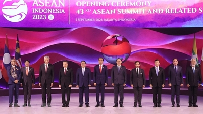 Prime Minister Pham Minh Chinh attends the opening ceremony of the 43rd ASEAN Summit.