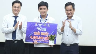 សិស្ស​វិទ្យាល័យ​ទទួល​បាន​ពាន​រង្វាន់ IT ចំនួន​២