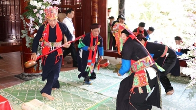ទិដ្ឋភាពនៃពិធីបុណ្យប្រាសាទ Dong Cuong, Yen Bai