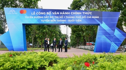 Đang diễn ra lễ công bố vận hành chính thức tuyến metro số 1