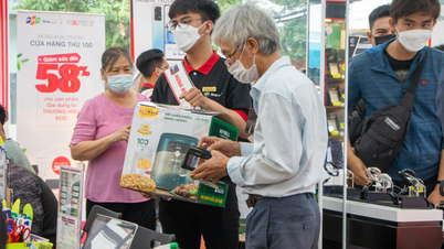 FPT Shop conducts livestream to discount technology products on the occasion of the 11.11 super sale