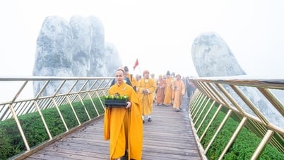 Hơn 300 tăng ni sư đến quần thể tâm linh trên đỉnh Bà Nà hành hương