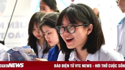 โรงเรียนฝึกอบรมด้านวารสารศาสตร์และการสื่อสารเพิ่มค่าธรรมเนียมการศึกษาพร้อมกัน