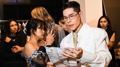 グエン・フン・フック監督、ニューヨーク・ファッション・ウィークでの仕事中に困難に直面