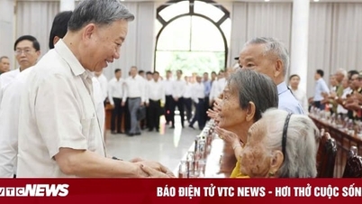 អគ្គលេខាធិការ ថូ ឡាំ ជួបជាមួយបុគ្គលគំរូ ដែលមានការរួមចំណែកយ៉ាងសំខាន់ដល់ខេត្តដុងថាប។