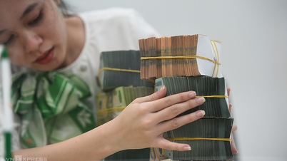 Tiền gửi dân cư lập kỷ lục mới