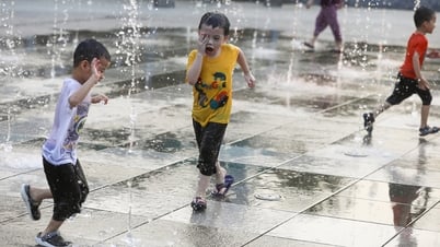 Cách tránh sốc nhiệt khi trẻ hoạt động trời nóng