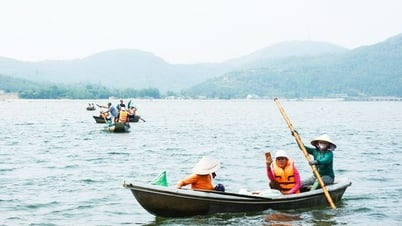 ស្ត្រី Quang Ngai ធ្វើការក្នុងវិស័យទេសចរណ៍