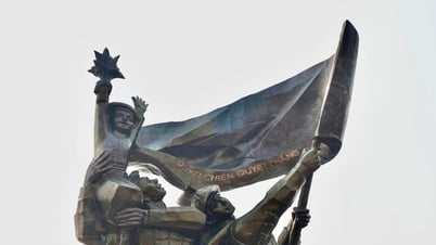 វិមាន​ឈ្នះ​ឈ្នះ Dien Bien Phu ក្នុង​ថ្ងៃ​ឈាន​ដល់​ពិធី​ដ៏​ធំ