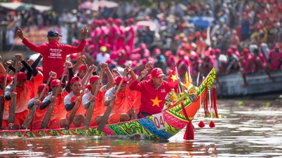 Ok Om Bok Festival - ការប្រណាំងទូកងនៅខេត្តសុកត្រាំង