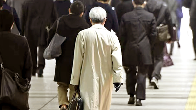 Japanese elderly rush to apply for jobs