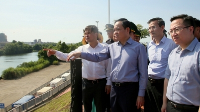 Phó thủ tướng Trần Lưu Quang kiểm tra công tác chống buôn lậu tại Quảng Ninh