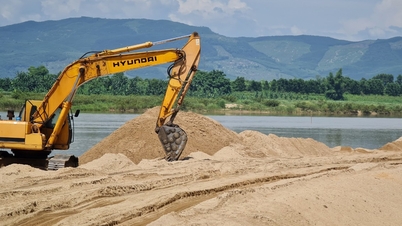 Limpieza de lugares de almacenamiento ilegal de materiales de construcción en las riberas de los ríos