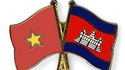 ថ្នាក់ដឹកនាំបក្ស និងរដ្ឋ អបអរសាទរថ្នាក់ដឹកនាំគណបក្សប្រជាជនកម្ពុជា រដ្ឋាភិបាល និងរដ្ឋសភាកម្ពុជា ដែលបានរៀបចំការបោះឆ្នោតជ្រើសតាំងតំណាងរាស្ត្រ នីតិកាលទី៧ ប្រកបដោយជោគជ័យ។