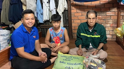 'Hiệp sĩ' áo xanh của người nghèo