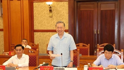 Tổng Bí thư, Chủ tịch nước Tô Lâm chủ trì cuộc họp Thường trực Tiểu ban Văn kiện Đại hội XIV của Đảng