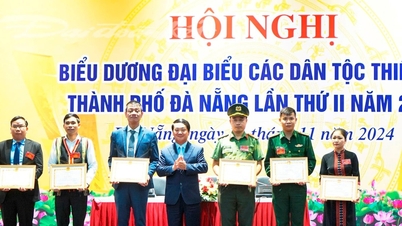 Biểu dương tập thể, cá nhân có thành tích xuất sắc trong công tác dân tộc