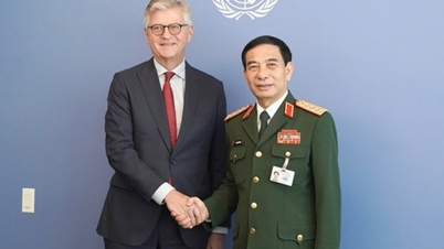 ファン・ヴァン・ザン将軍が国連事務次長と会談