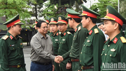 [Ảnh] Thủ tướng Phạm Minh Chính thăm và làm việc với Tập đoàn Viettel