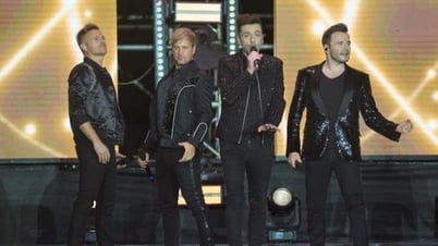Westlife confesses their love in Vietnamese, sings a series of youth songs for Vietnamese fans