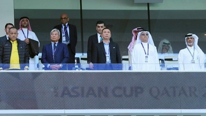 Vietnam team plays tenaciously, VFF President happily receives congratulations from Asia