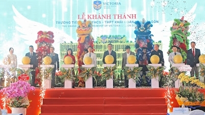 បើកឆ្នាំសិក្សាដំបូងជាមួយគំរូសាលារីករាយ