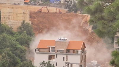 Da Lat bulldozed part of the slope of a landslide project