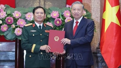 អគ្គលេខាធិកា និងប្រធាន បង្ហាញសេចក្តីសម្រេច ដំឡើងឋានន្តរស័ក្តិ ឧត្តមសេនីយ៏ទោ ដល់ថ្នាក់ដឹកនាំ នៃសន្តិសុខសាធារណៈ និងកងទ័ព
