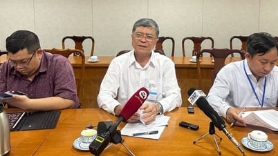 Ranked only 20th in the high school graduation exam, what did the leader of the Ho Chi Minh City Department of Education and Training say?