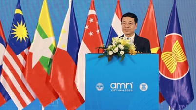 Media must innovate, but still maintain its core mission