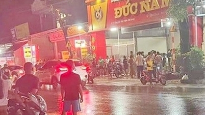 Nổ súng cướp tiệm vàng