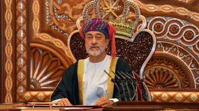 Sultan of Oman visits Iran, discusses diplomacy and regional security