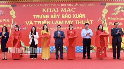 កាសែត និងទស្សនាវដ្ដីរាប់រយនៅការតាំងពិព័រណ៍កាសែតនិទាឃរដូវ និងពិព័រណ៍សិល្បៈឆ្នាំ 2024