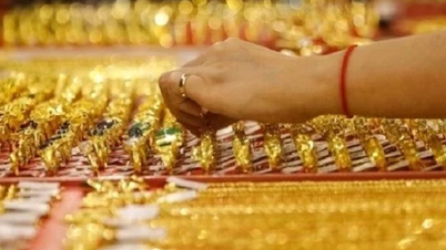 Domestic gold price on December 10: Continues slight upward trend