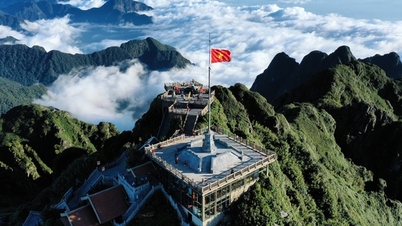 Discover the most beautiful cloud season of the year on the "roof of Indochina"